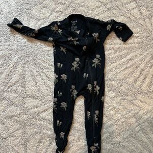Kyte BABY Black Floral Zip One-Piece Footie